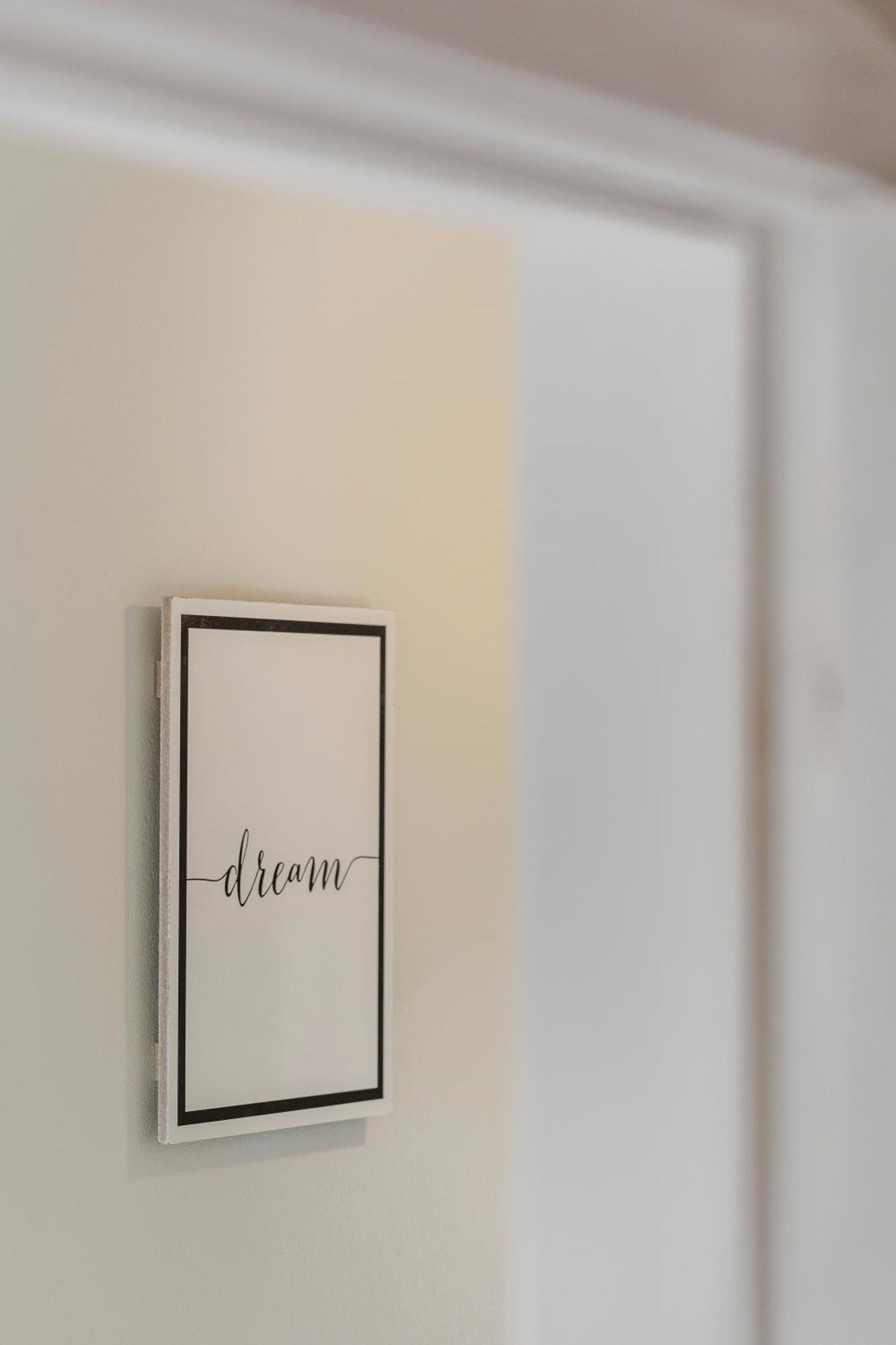 Boho Chic 2 Bedroom Gem 10 Min From Dowtown Free Parking Amadora Exteriör bild